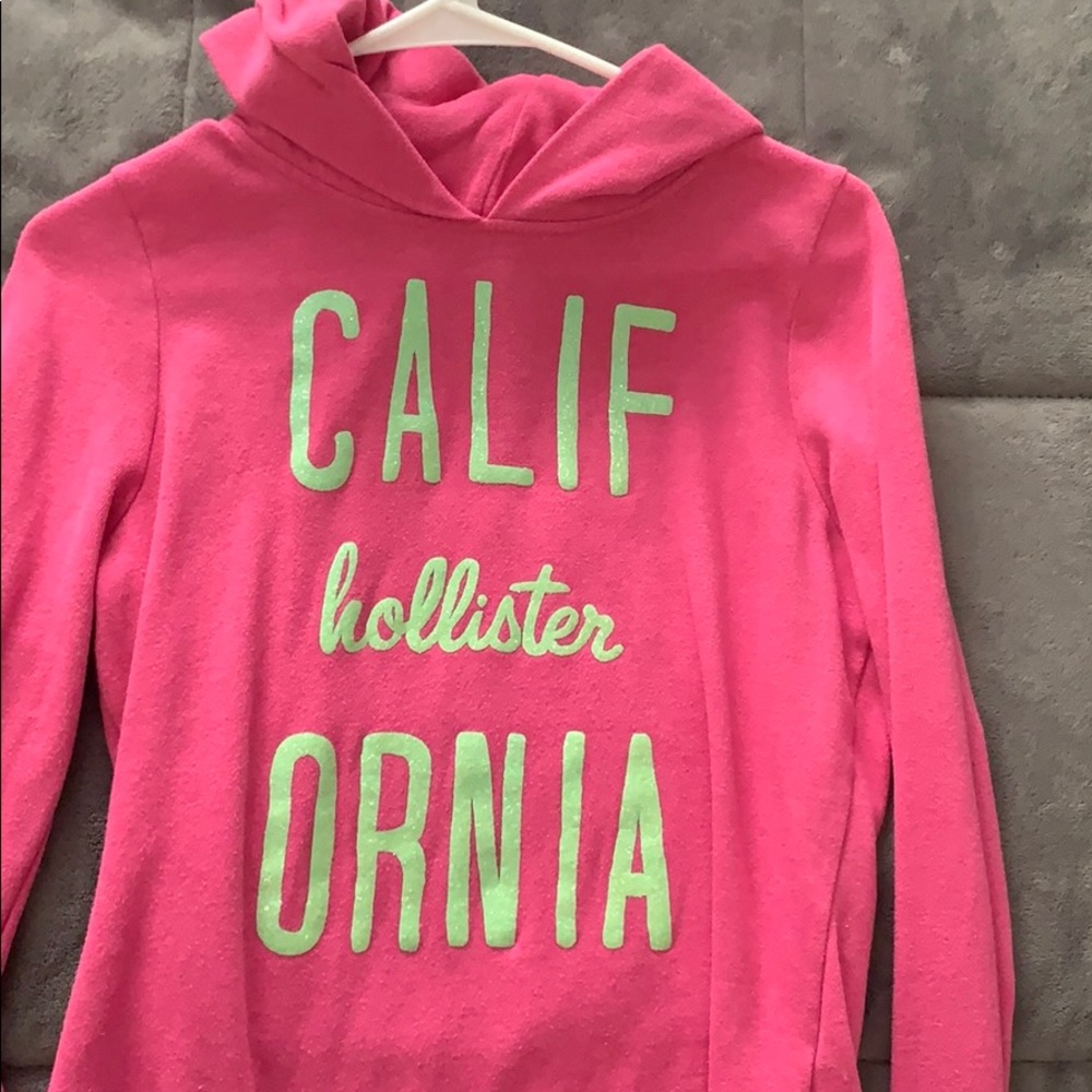 Hollister thin but soft material sweatshirt